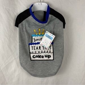 Dog Bout To Tear This Cake Up Graphic T-Shirt Size Small